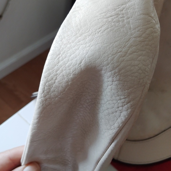 Juicy Couture Crossbody Bag - Picture 7 of 16